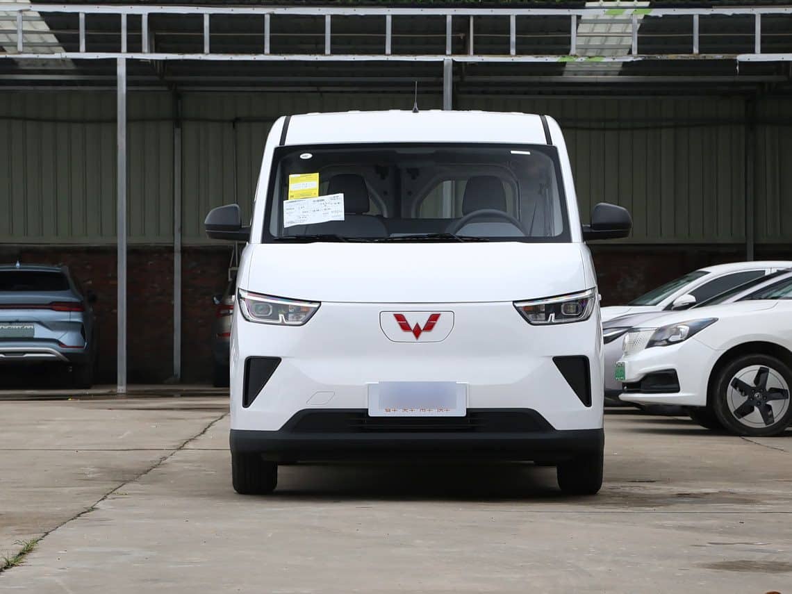 2024 Wuling Yangguang — front view, electric van for export